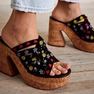 Free People Lisbon Chunky Platform Clog Black Suede Flower Embroidery Cork Sz 39